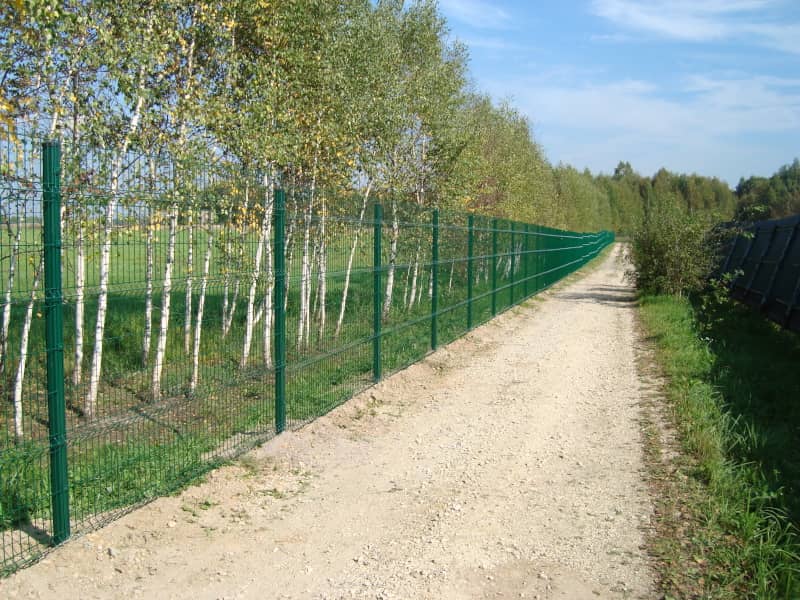 Сетчатый забор DoorHan в Ижевске с установкой