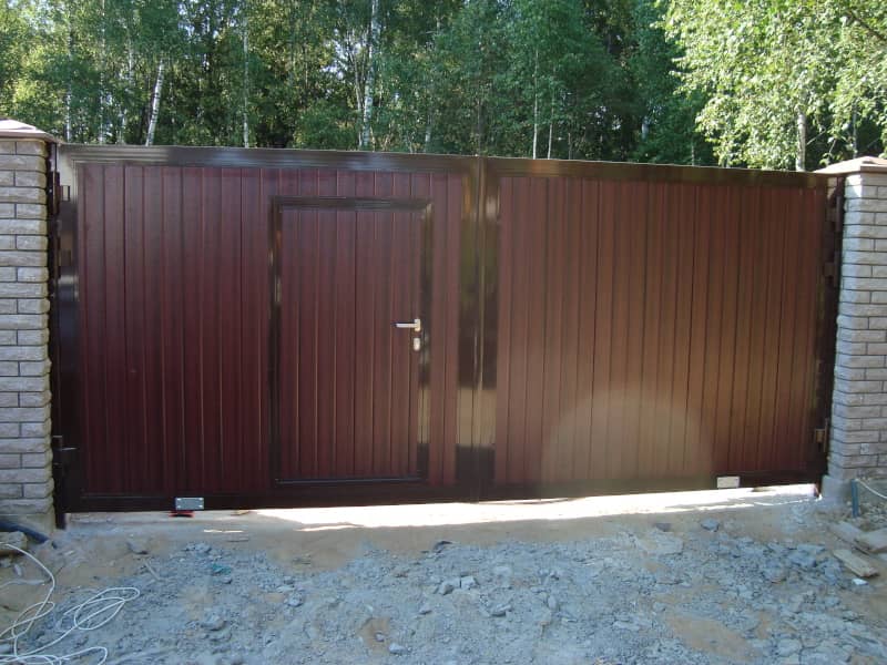 Уличные ворота DoorHan в Ижевске с установкой